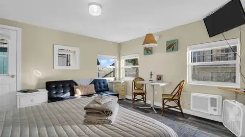 483 E SHORE DR #D3 — home for sale