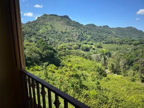612 CARR 612 BRKS — home for sale