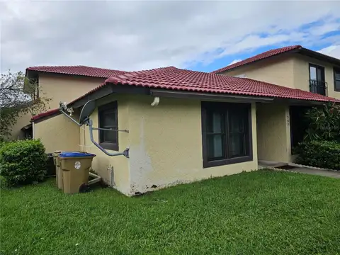 569 HUNTER CIR — home for sale