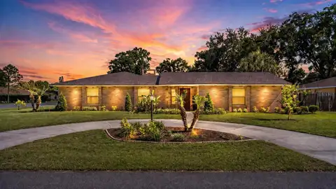 906 CRESTVIEW DR — home for sale