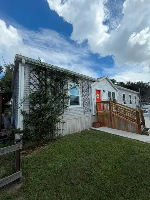 950 LAKE COVE TRL — home for sale