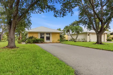 311 PEMBROKE LN N #196 — home for sale