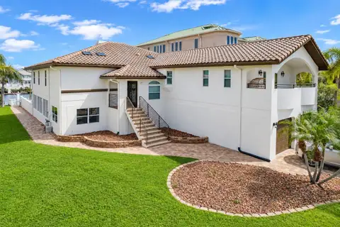 5226 WESTSHORE DR — home for sale