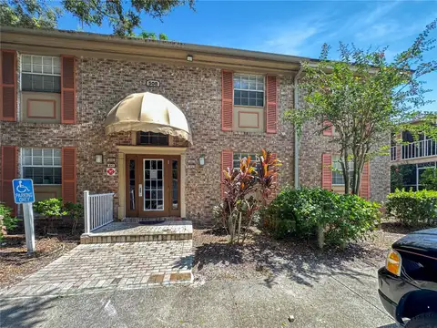 508 BANYON TREE CIR #200 — home for sale
